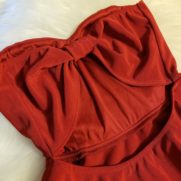 ❣️Necessary Clothing Red Strapless Bow Peplum Top - Picture 4 of 8